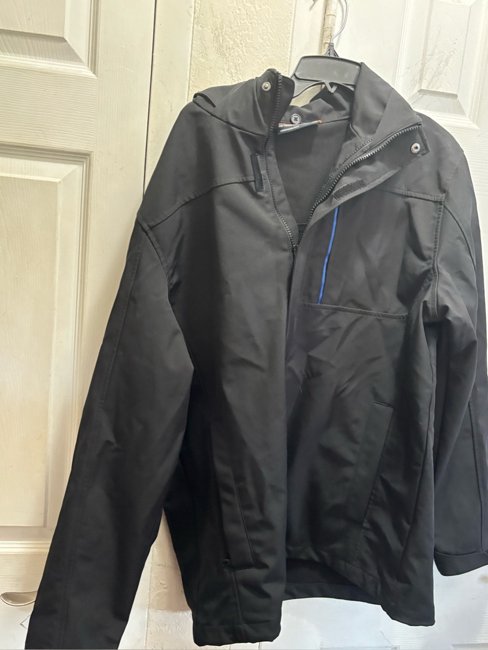 Hawke and company Men's Black Hooded Softshell Jacket